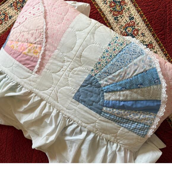 Vintage Grandmother's Fan Quilt Handmade Handstitched Beautiful Pastel Cottage - Picture 13 of 16